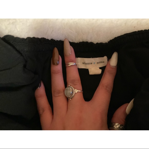 Urban outfitters off the shoulder cropped, bellsleeved top - Picture 2 of 2